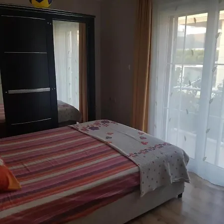 Central Duplex With Garden In 公寓 *