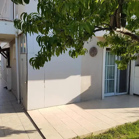 Apartment Central Duplex With Garden In Cesme