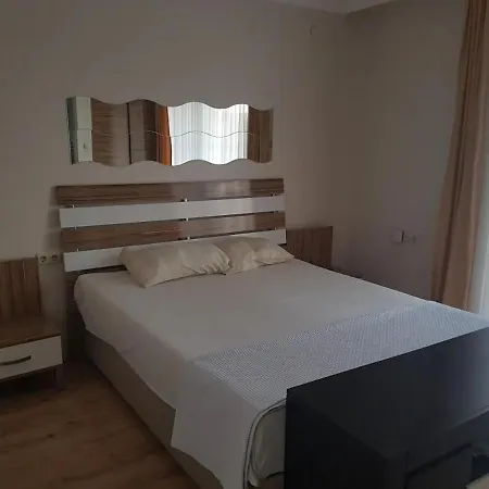 Apartment Central Duplex With Garden In Cesme